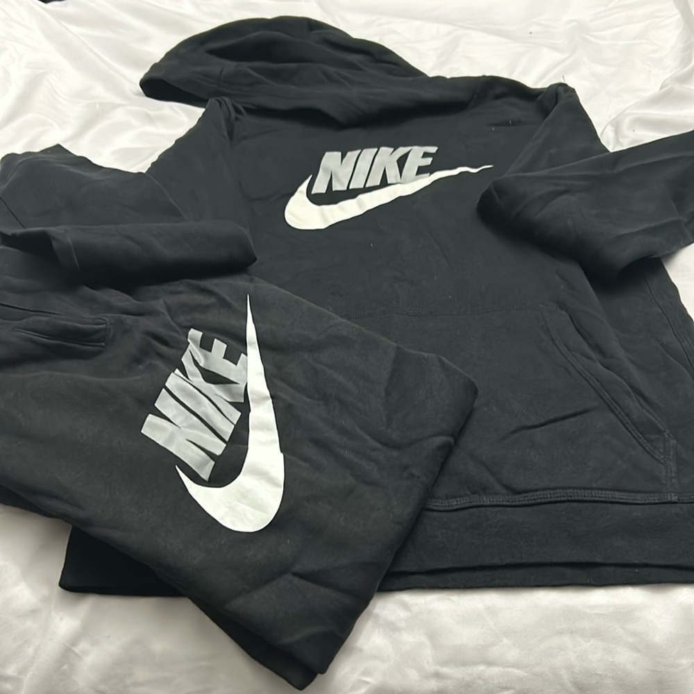 Nike Kids Sweat suit